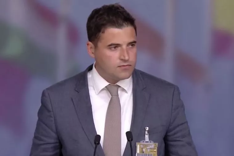 VIDEO: Bernardić nabacio 'trgovačku većinu i Titanik vladu', užario Sabor