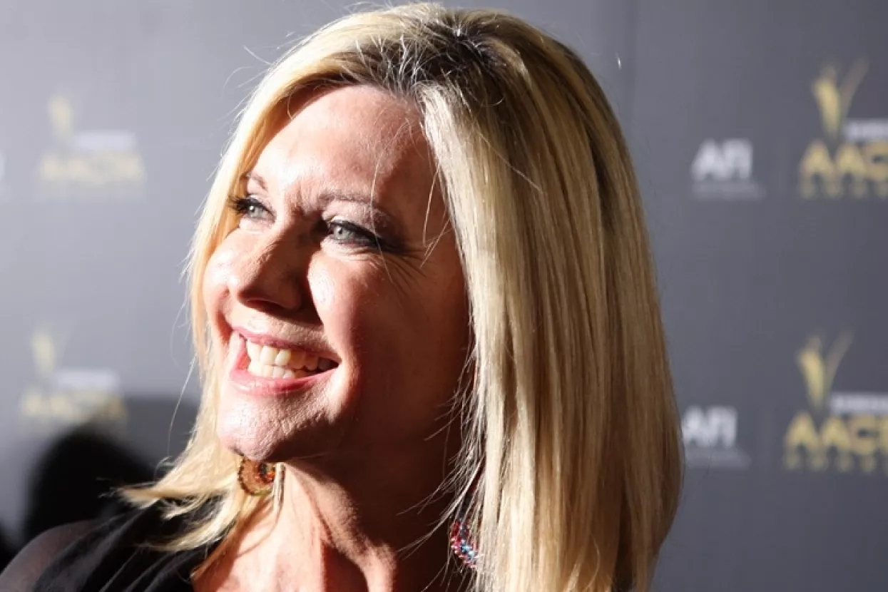 Šuška se da je pronađen dečko Olivije Newton-John koji se 12 godina pravio mrtav