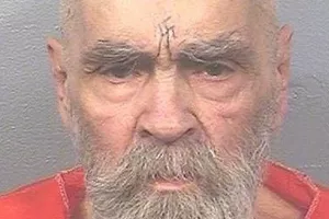 Umro je Charles Manson
