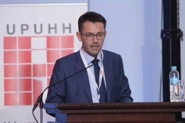 Ronald Korotaj na Kongresu hotelijera: Turizam je 'mlado tele koje može dati još puno mlijeka'