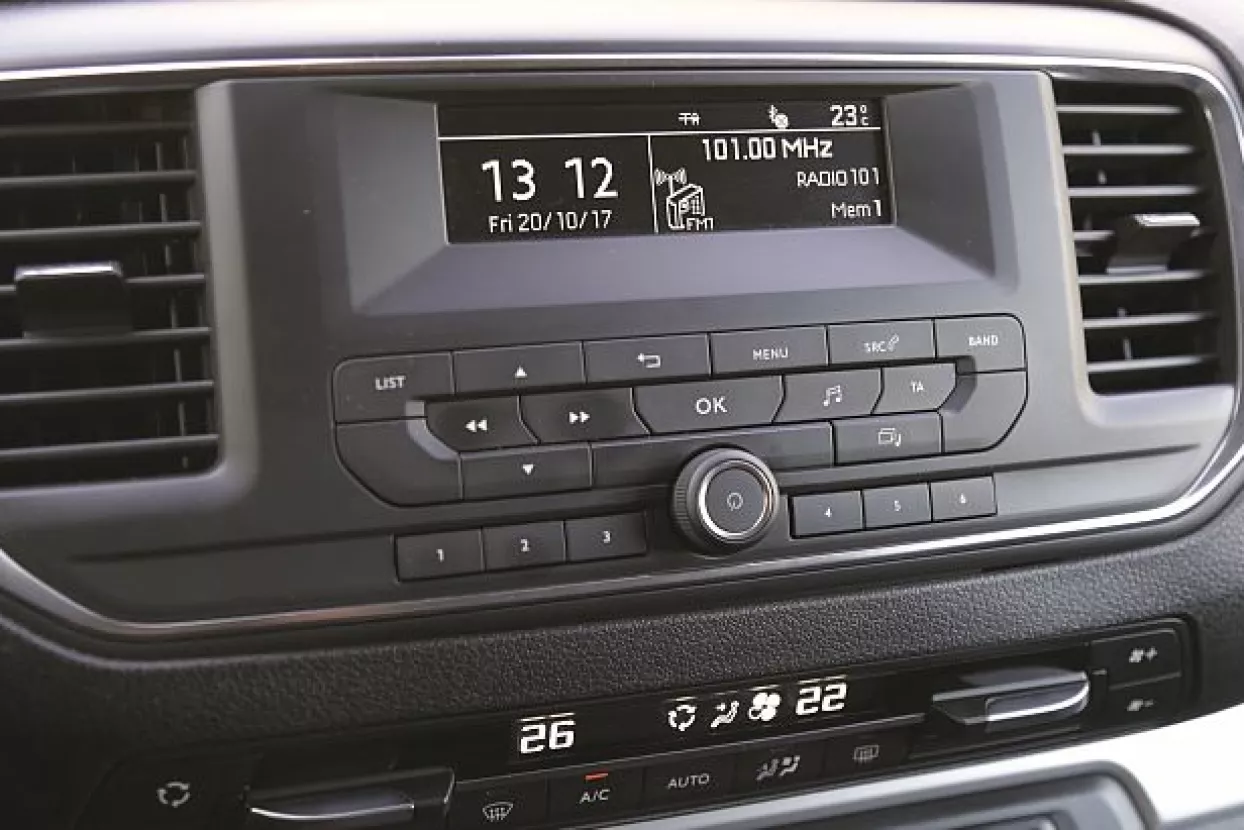 Test: Peugeot Traveller - Putnik na duge staze može biti minibus ili monovolumen