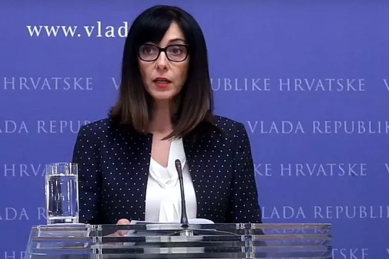 Divjak: Teške torbe su simbol zastarjelog školstva