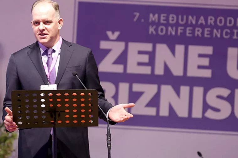 Jurčić: Zašto prihvaćamo da je u kući žena gazda, a na poslu ne