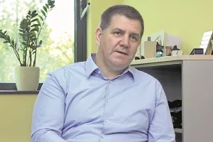 Tau on-line: Njegujemo praksu bonusa za dovođenje stručnjaka