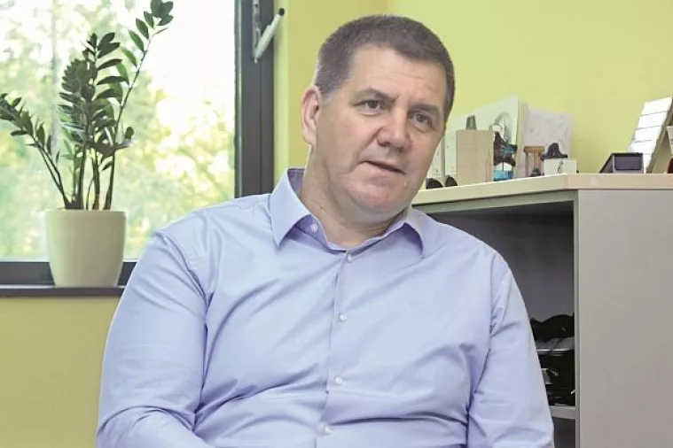 Tau on-line: Njegujemo praksu bonusa za dovođenje stručnjaka