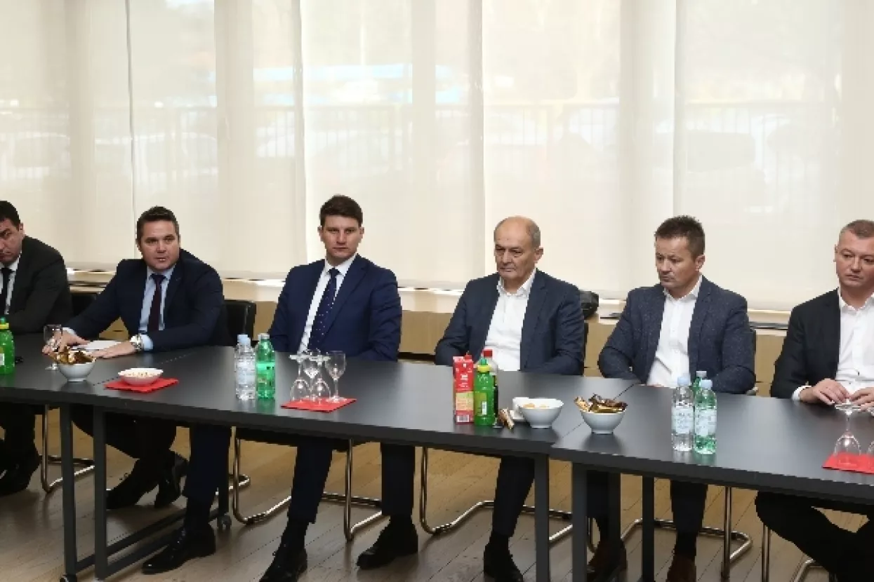 FOTO: Marin Pucar izabran za predsjednika danas osnovane Udruge dobavljača Agrokora