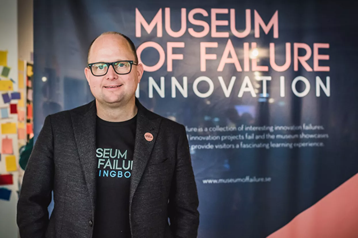 Izložba poslovnih promašaja u LA-u, među eksponatima lazanje Colgate i votka Trump