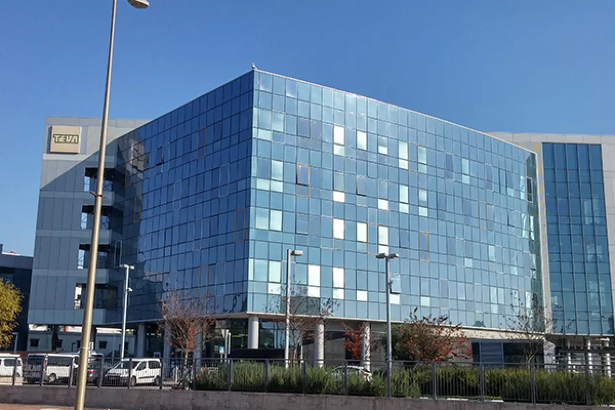 Zaposlenici Teve blokirali ulicu i ulaz u Ministarstvo financija u Jeruzalemu