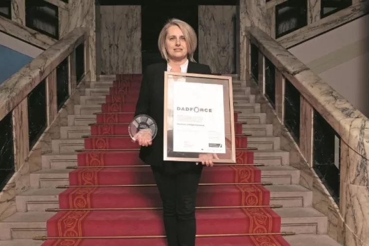 Poslovna inteligencija: Iste prilike i za majke i za očeve