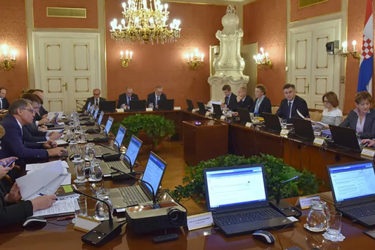 Zakonom o kreditnim institucijama dodatno se uređuju ovlasti HNB-a