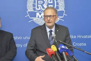 Od 1. siječnja e-putovnica bez čekanja na šalteru