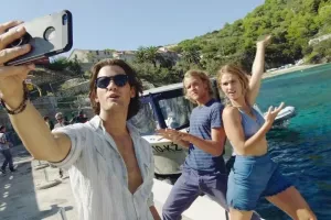 VIDEO: Glumci se sjajno zabavljali na snimanju 'Mamma Mia!' na Visu