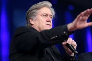 Zbog kritiziranja Trumpova sina Bannon morao napustiti Breitbart News