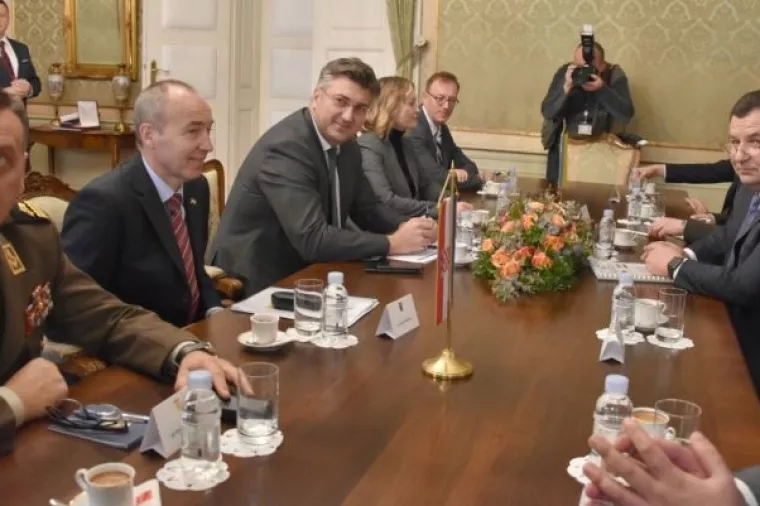 Ukrajinski ministar obrane priznao 'po hrvatsku stranu štetan' remont MiG-ova