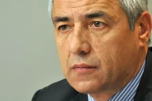 U atentatu ubijen jedan od vođa kosovskih Srba, Vučić prekida pregovore s Prištinom