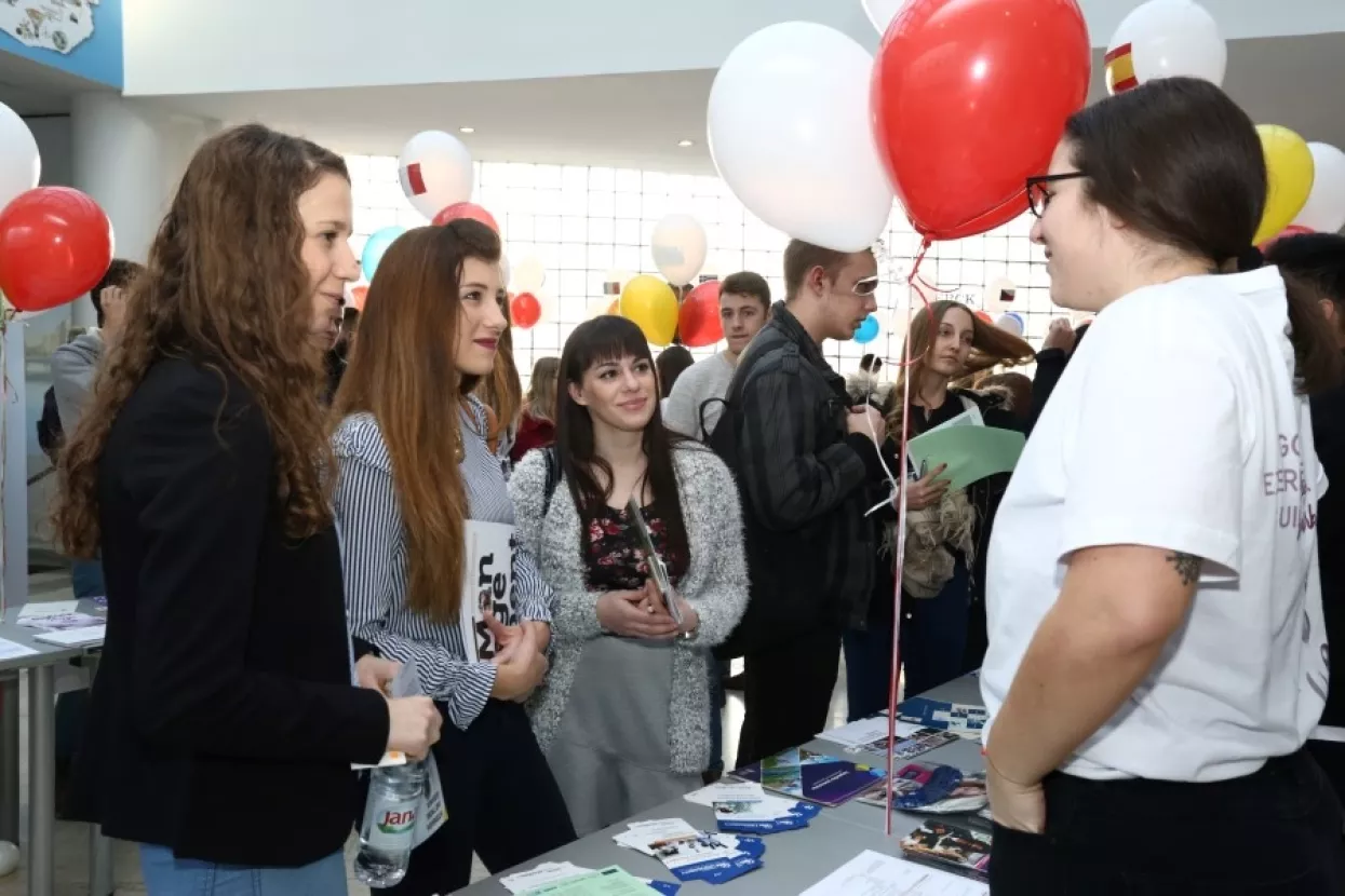 FOTO: 'Razmijeni se!'- Održan sajam mobilnosti na Ekonomskom fakultetu