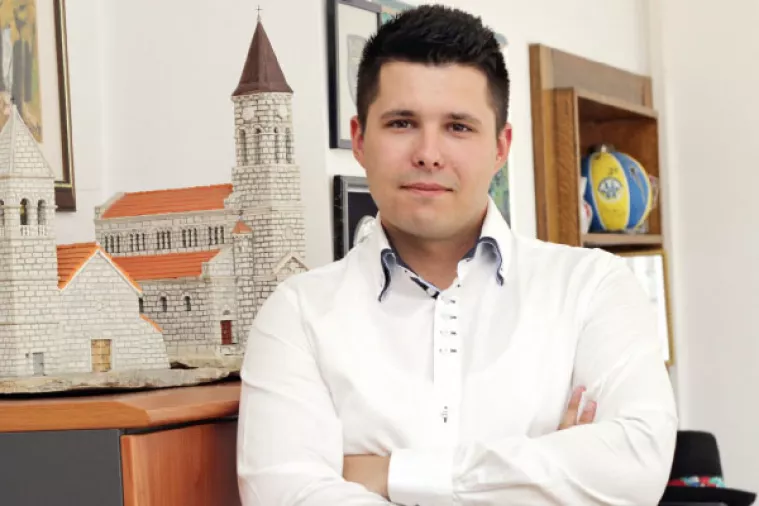 HDZ demantira: Gradonačelnik Vrgorca nije najštedljiviji gradski čelnik, plaća mu je 9000 kuna