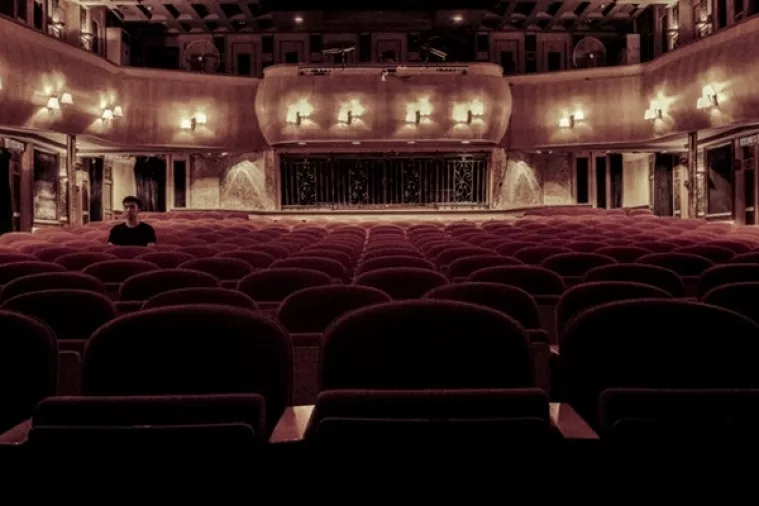 Europarlamentarci i kulturnjaci: Zabrana tungsten rasvjete 'zamračila' bi hrvatske pozornice