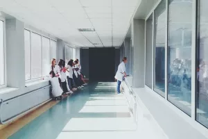 Sindikat: Kujundžić zanemaruje ostale djelatnike u zdravstvu, prekovremeni rad treba plaćati svima