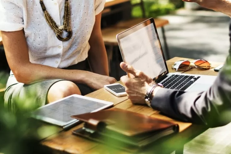 Gartner očekuje globalni rast isporuka na 2,3 milijarde računala, tableta i mobitela