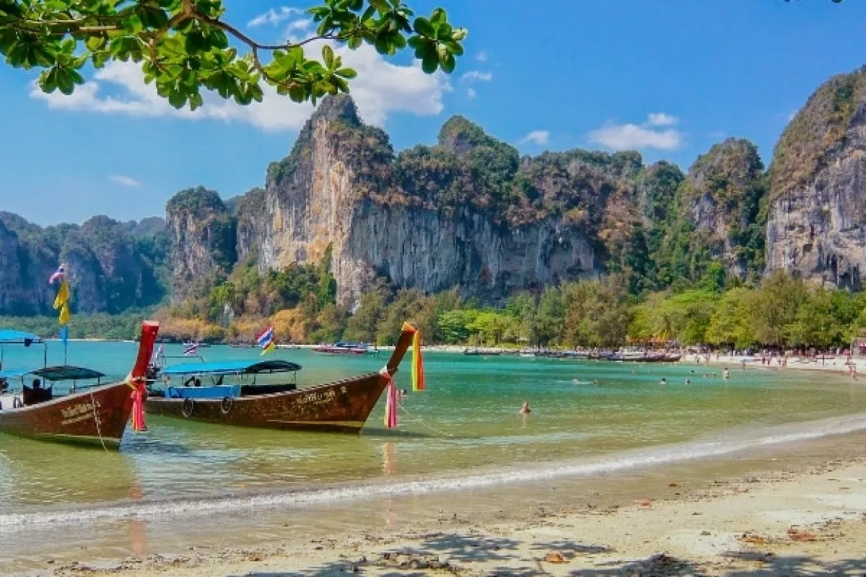 Zbog 140 tisuća opušaka mjesečno zabranjeno pušenje na tajlandskim plažama