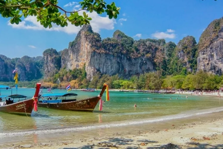 Zbog 140 tisuća opušaka mjesečno zabranjeno pušenje na tajlandskim plažama