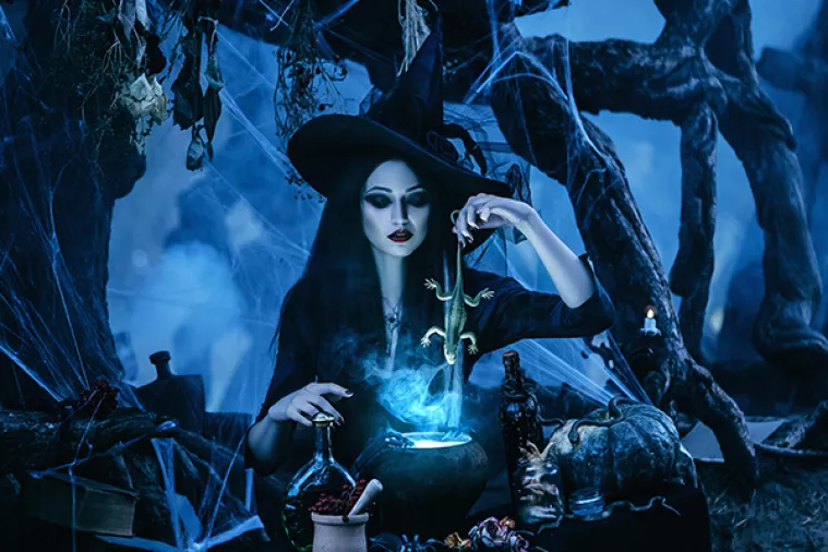 Karneval: Dvije tisuće vještica bacilo mladu ženu u kotao pun vrele vode