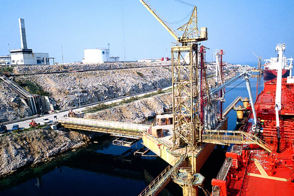 Janaf ugovorio suradnju s NIS-om i MOL-om