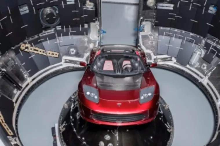 VIDEO: Tesla Roadster ide gdje još nijedan automobil nije bio, u svemir