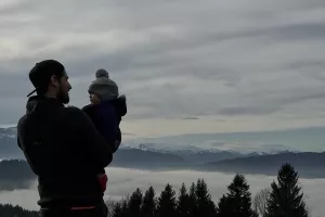 Diskriminirani slovenski očevi najavljuju kolektivnu tužbu protiv države