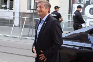 Erjavec se čudi Junckeru: Granični spor nije bilateralno pitanje već problem EU i vladavine prava