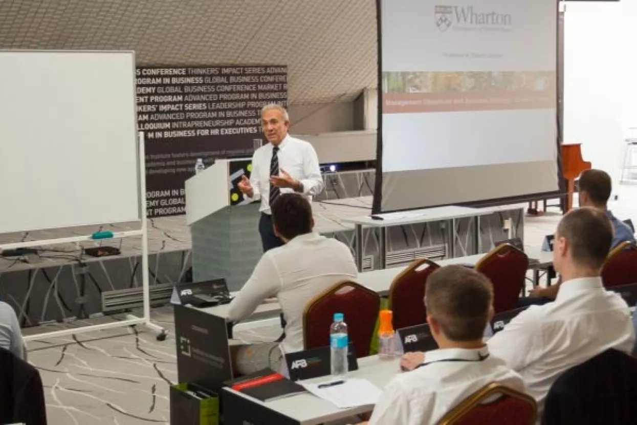 Dodjeljujemo stipendiju za APB predavanje Bulenta Gultekina s Whartona