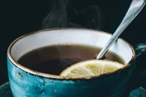 Konzumacija vrelog čaja, alkohola i cigareta stvaraju peterostruko veći rizik za rak jednjaka