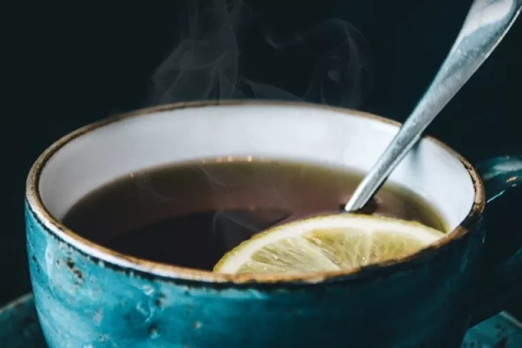 Konzumacija vrelog čaja, alkohola i cigareta stvaraju peterostruko veći rizik za rak jednjaka