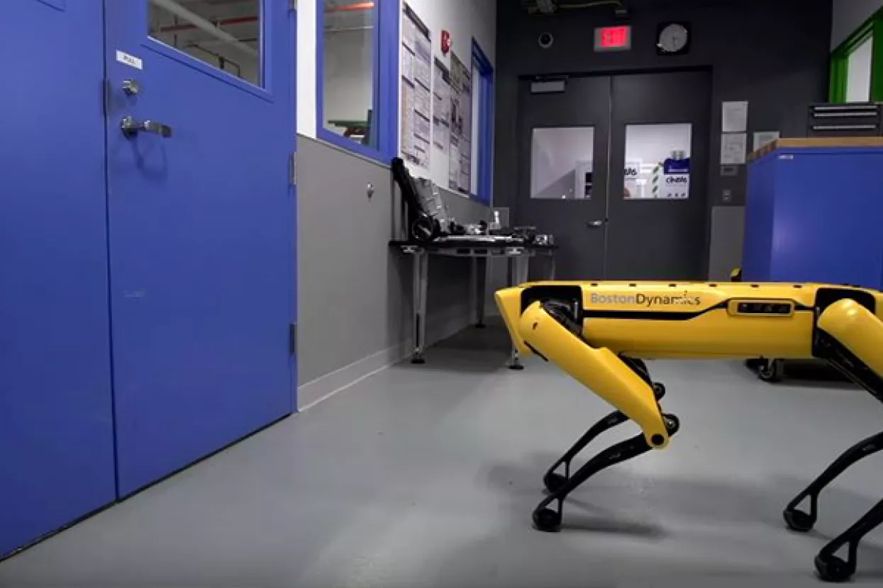 VIDEO: Galantni robot Boston Dynamicsa naučio otvarati vrata