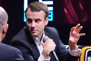 Macron ukida stalni radni odnos u državnim željeznicama