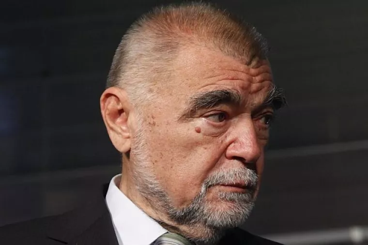 Stjepan Mesić odbio titulu počasnog građanina Sarajeva