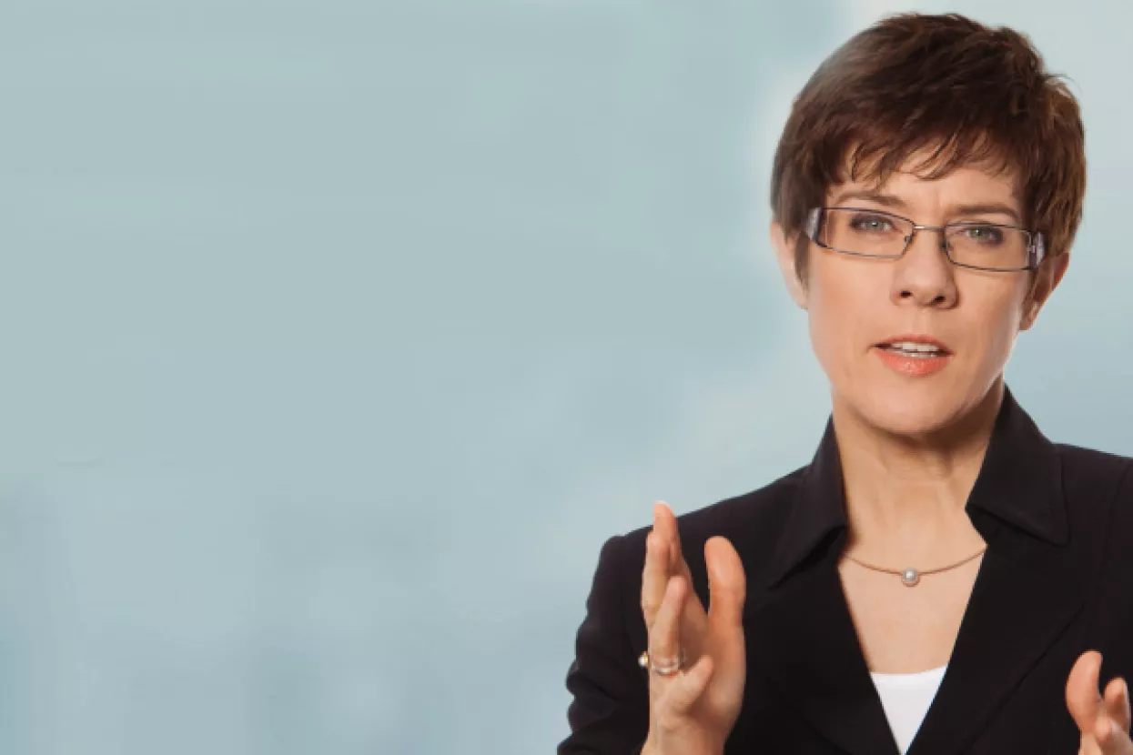 Annegret Kramp-Karrenbauer - mini Merkel s jakim osjećajem za socijalu