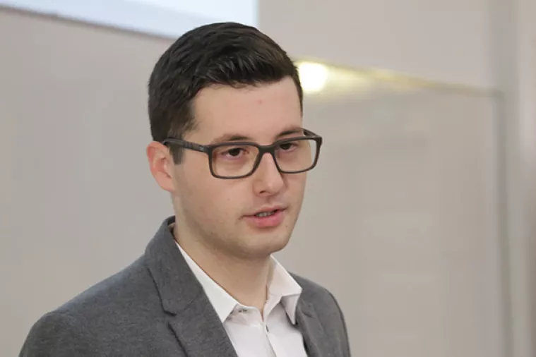 Vujčić: Uvođenje eura pomoći će hrvatskom turizmu