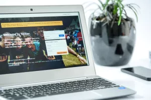 'Svijet post-istine': Twitterom se lažne vijesti  raspršuju 70 posto brže od istinitih