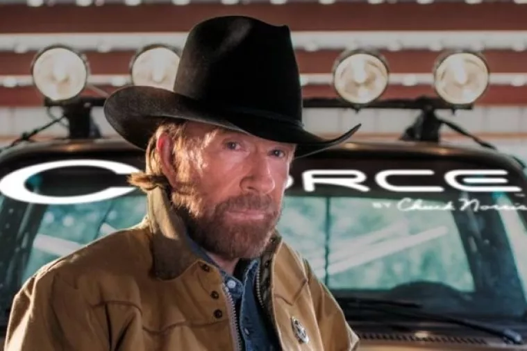 Legendarni Chuck Norris dobio spomenik u Zagrebu
