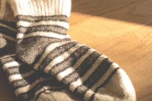 Dobre vijesti za one hladnih stopala: Spavanje u čarapama je zdravo