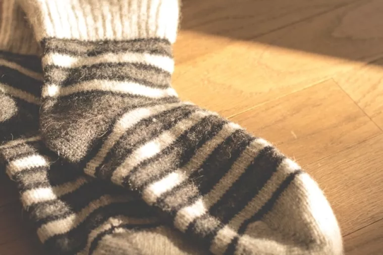 Dobre vijesti za one hladnih stopala: Spavanje u čarapama je zdravo