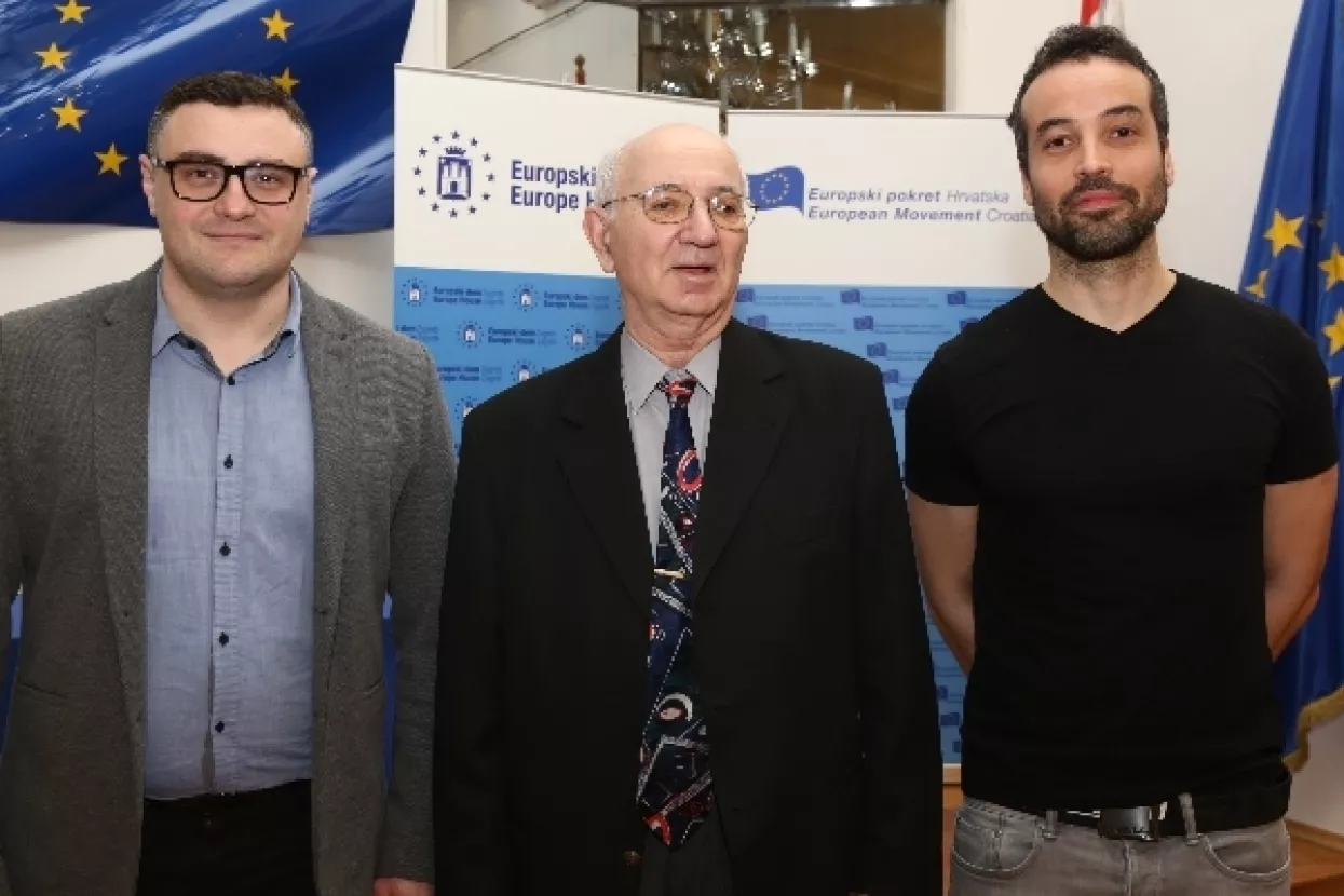 Čatić: Kiborgizacija, robotizacija i digitalizacija vode u transhumanizam