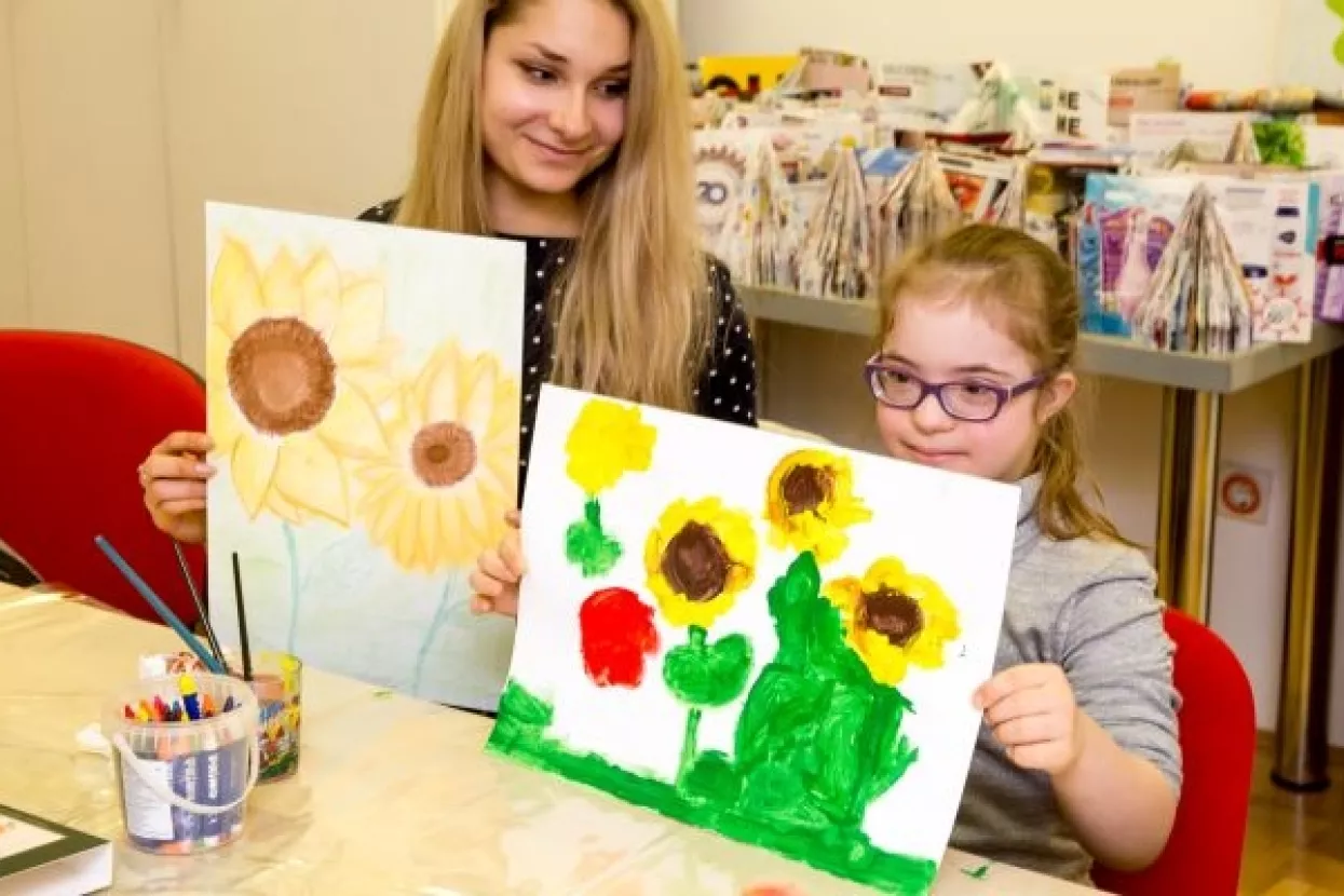 Slikarski radovi 'djece suncokreta' zasjat će na zidovima i štafelajima u Udruzi za sindrom Down