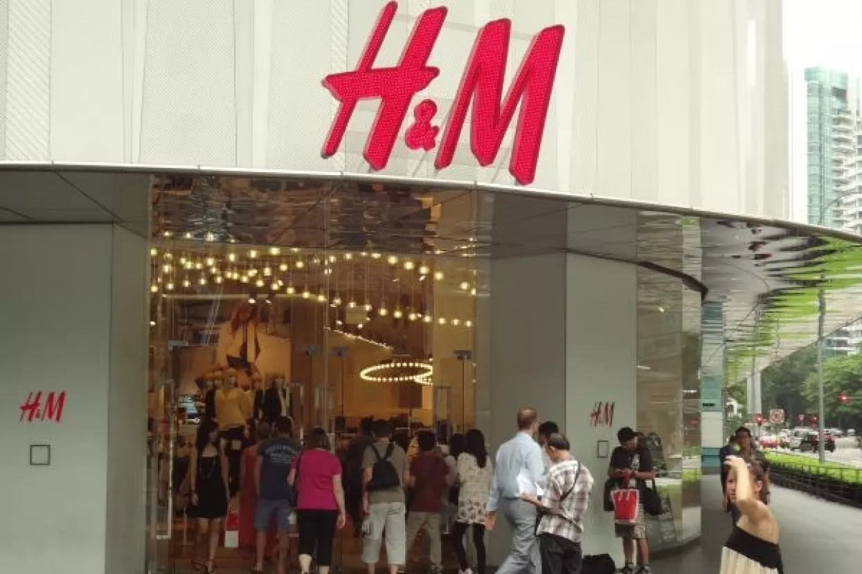 Blagi pad tromjesečnih prihoda H&M-a