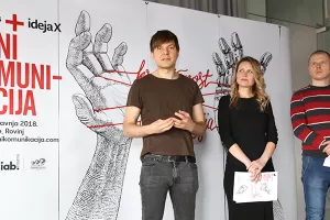 Na Dane komunikacija stiže i AdBlock