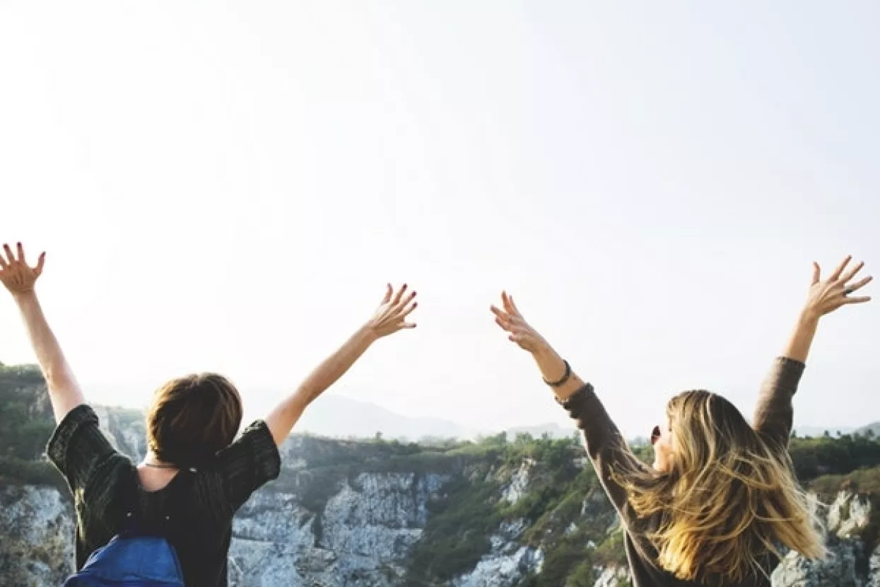 Izvješće o sreći: Finci najsretniji, a opet se ubijaju, piju alkohol i antidepresive