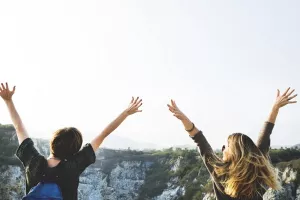 Izvješće o sreći: Finci najsretniji, a opet se ubijaju, piju alkohol i antidepresive