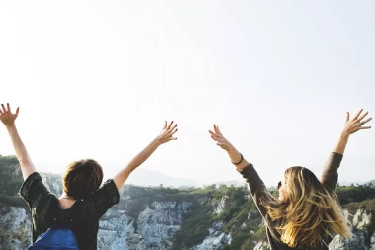 Izvješće o sreći: Finci najsretniji, a opet se ubijaju, piju alkohol i antidepresive